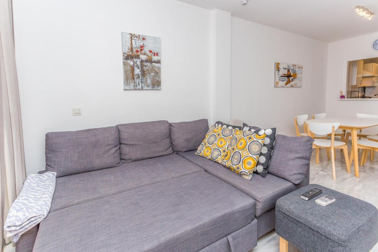 شقة Gran Calahonda 2Br 2Ba With Terrace Wifi/Ac/Pool Sitio de Calahonda المظهر الخارجي الصورة